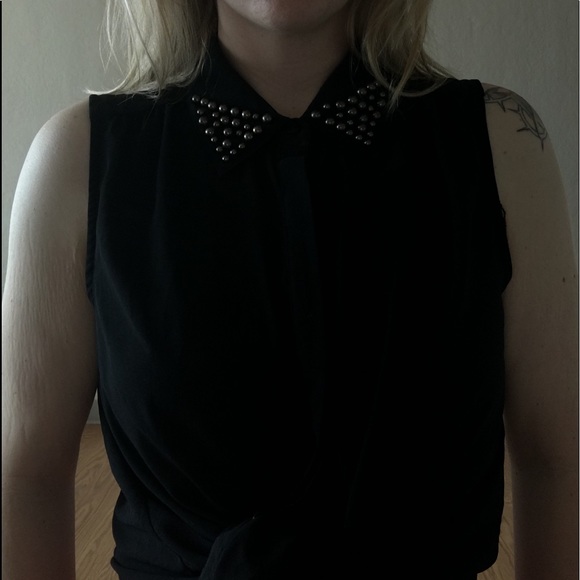 Studded collar forever 21 sleeveless top - Picture 2 of 4